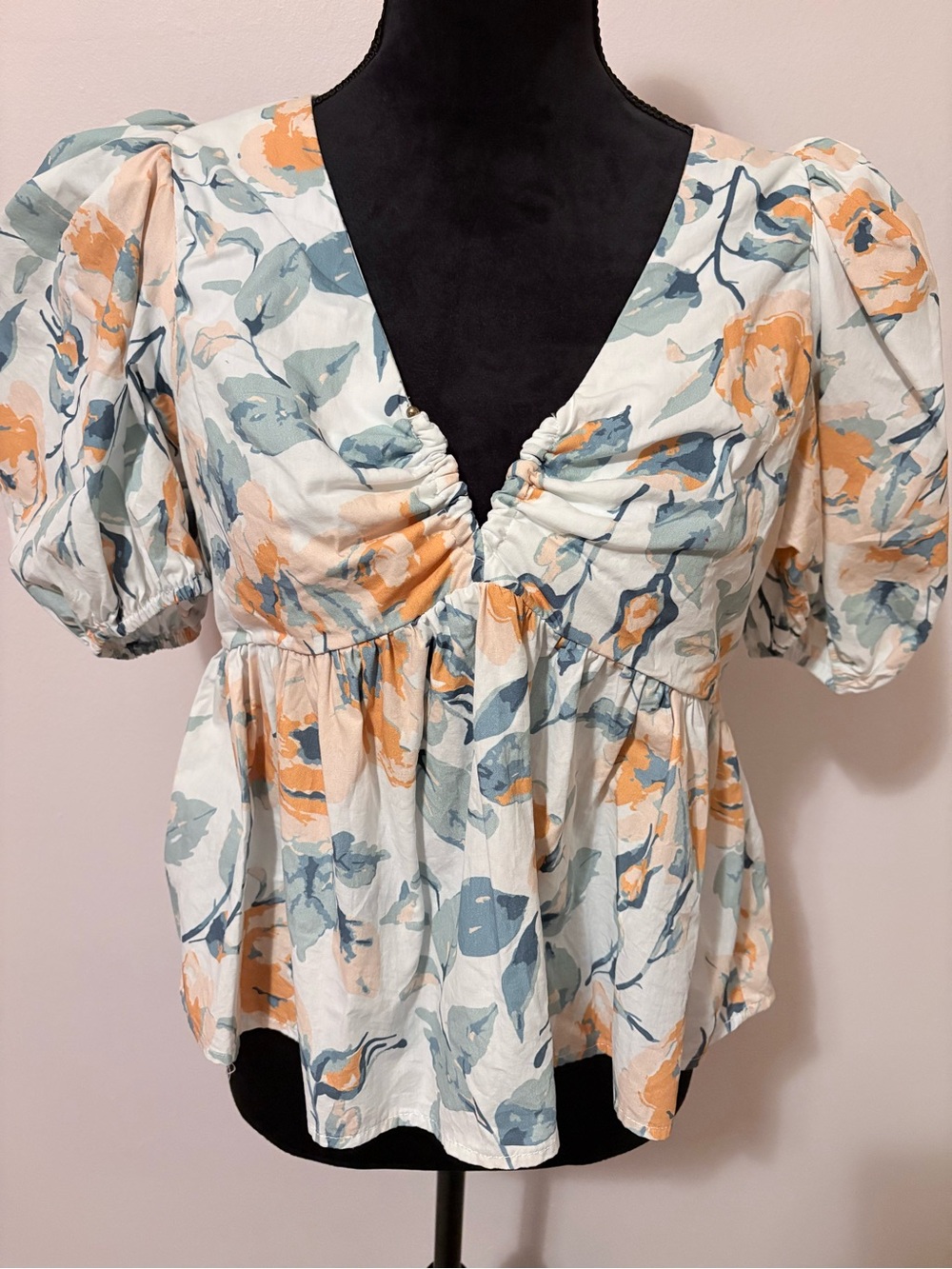 Floral Puff-Sleeve V-Neck Top